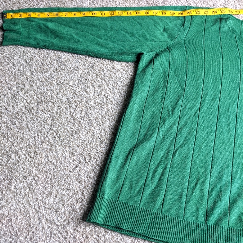 (2/$25) Long sleeve green sweater top v-neck XL - Picture 12 of 12